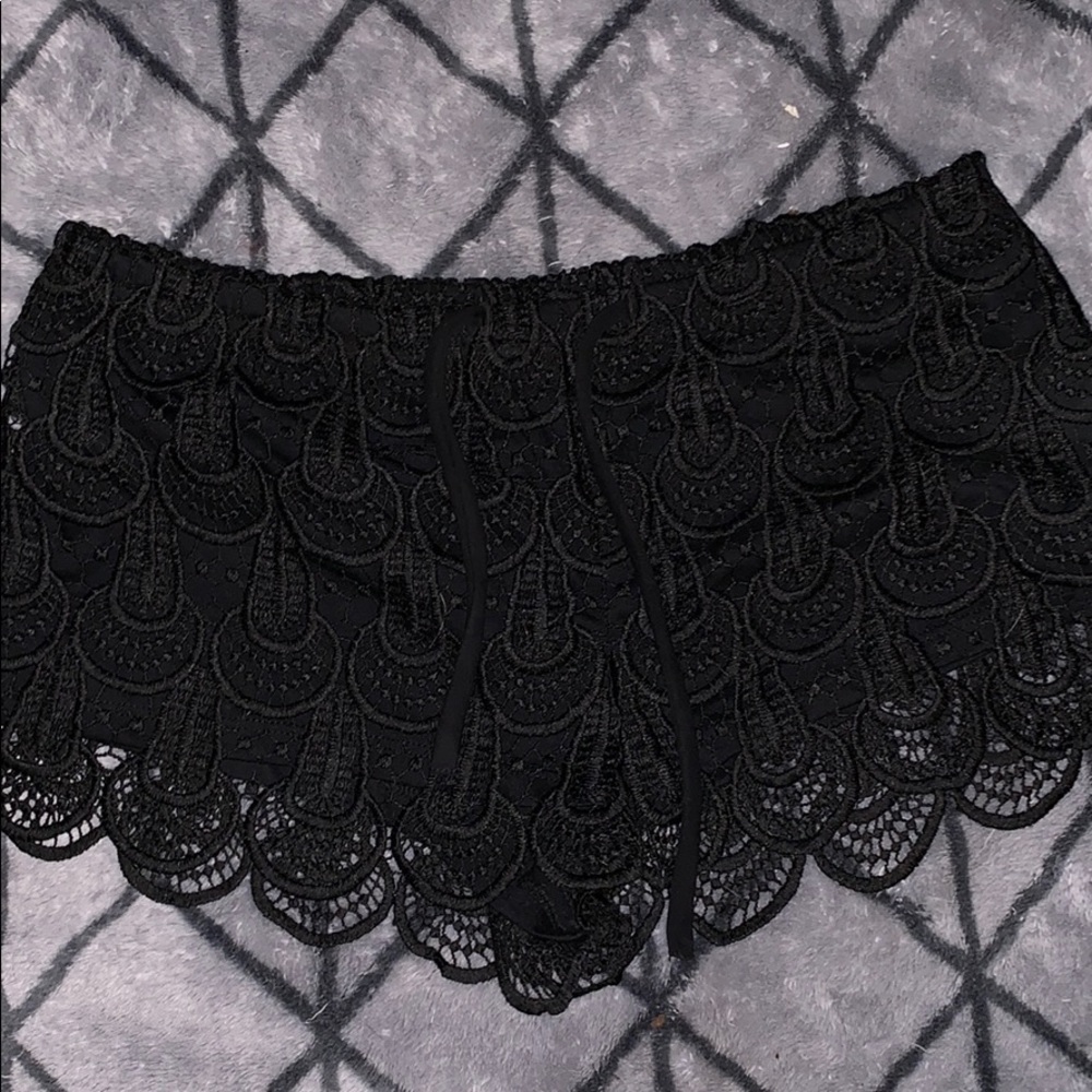 Scalloped lace shorts